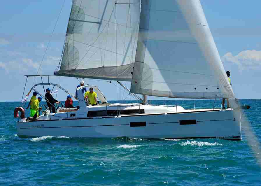 Oceanis 38