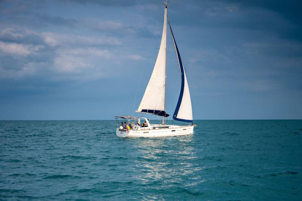 oceanis 41 de inchiriat fara skipper